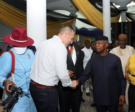 JULIUS BERGER AFP: VICE-PRESIDENT YEMI OSINBAJO VISITS AFP EXHIBITION PAVILION AT ARCHIBUILT CONFERENCE